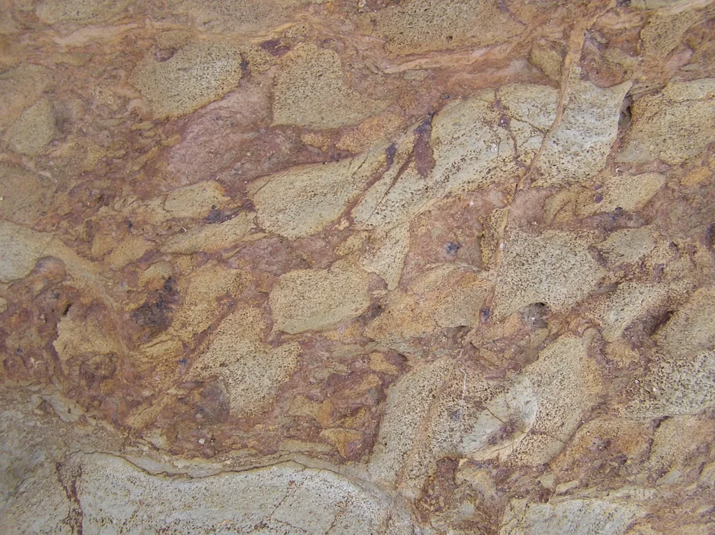 Primer plano de la superficie texturada de una roca sedimentaria (mélange)