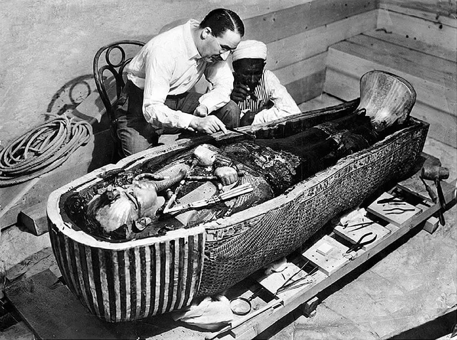 Howard Carter and Lord Carnarvon at the opened door of Tutankhamun's tomb in the Valley of the Kings, 1922